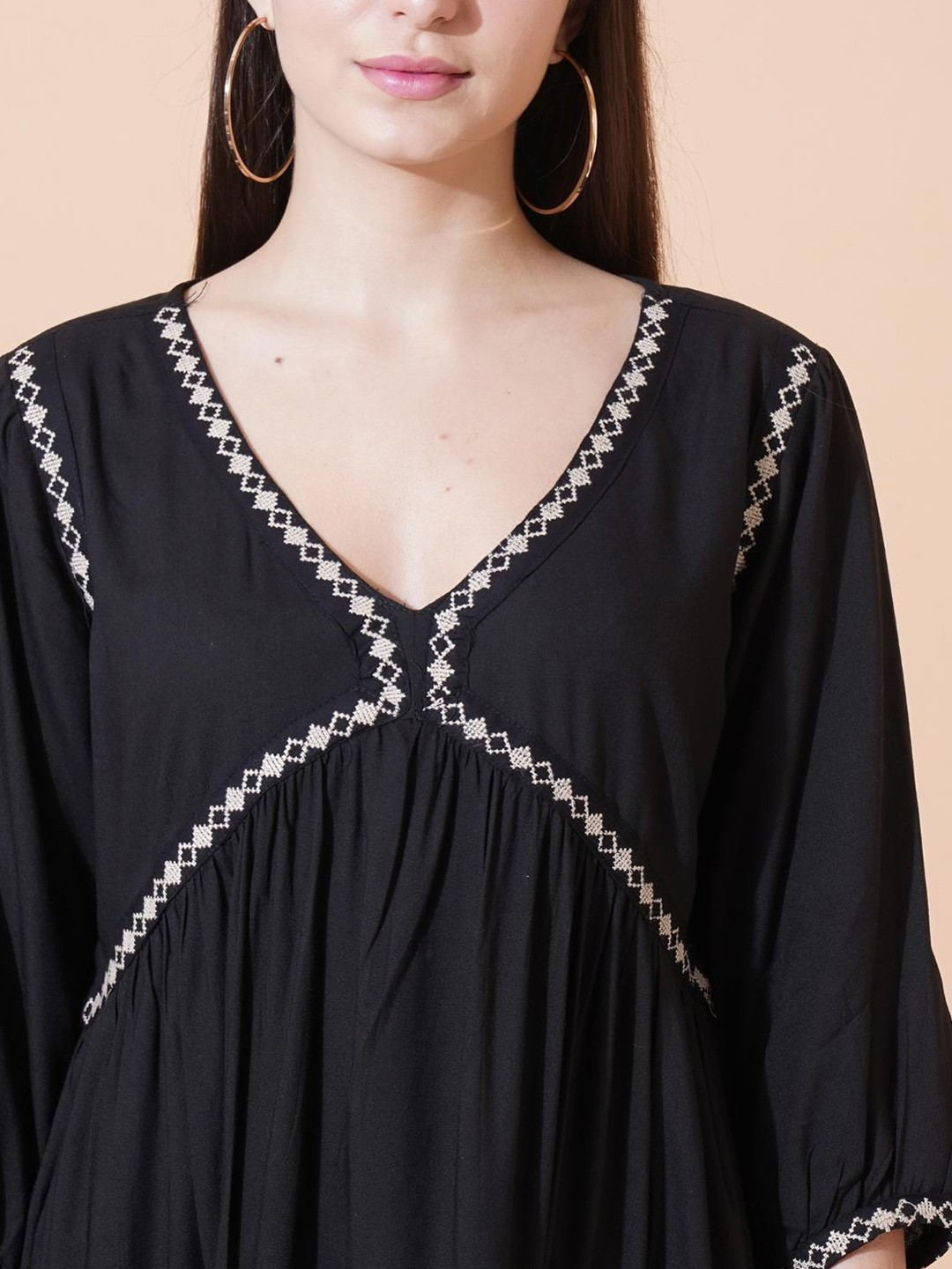 Women Embroidered Longline V-Neck Top
