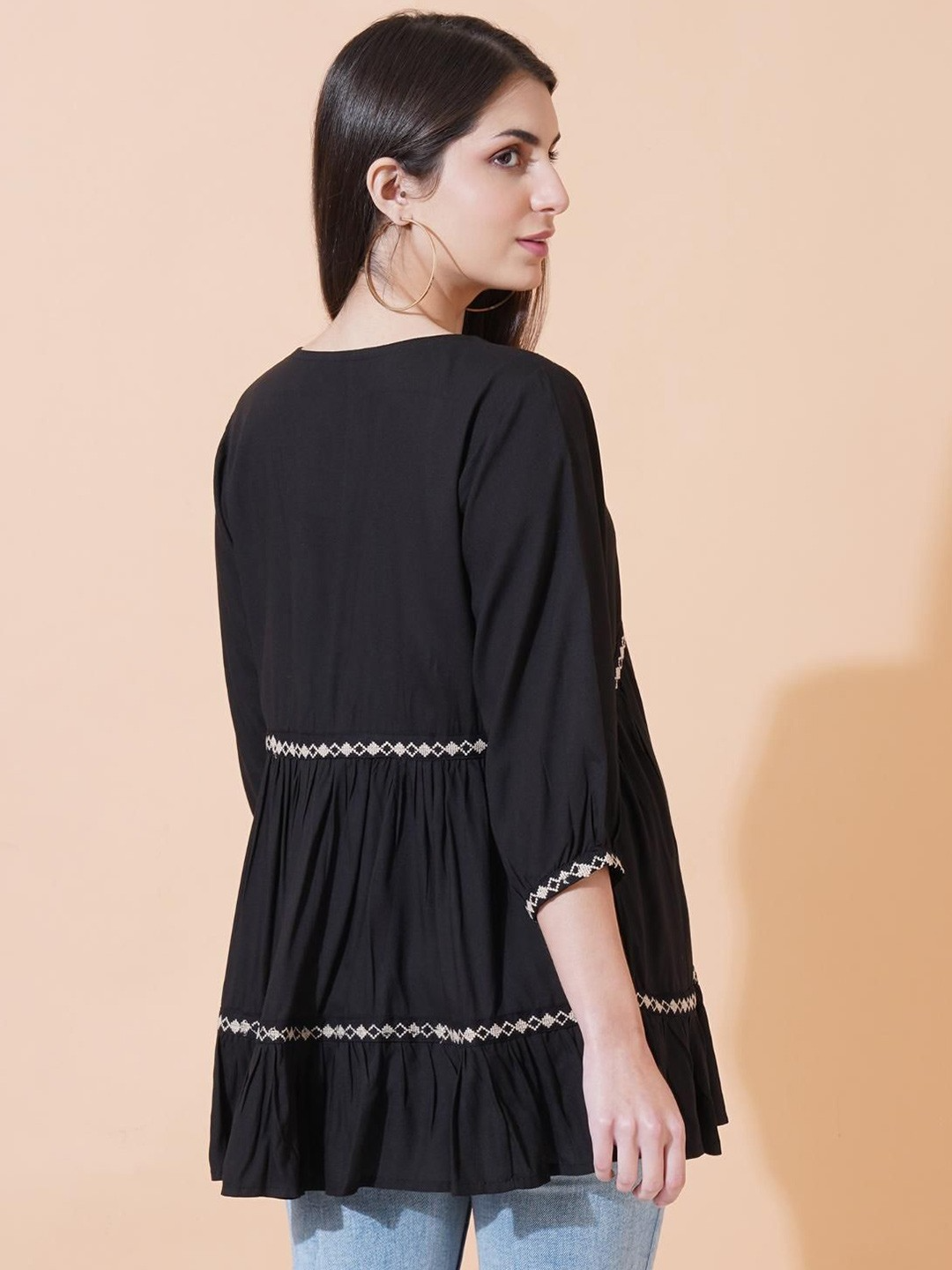 Women Embroidered Longline V-Neck Top
