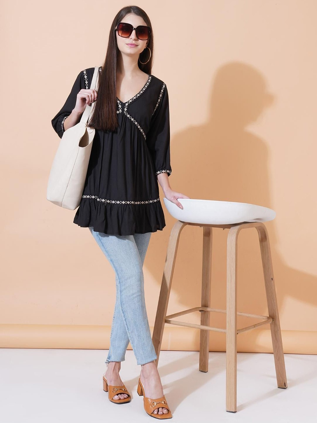 Women Embroidered Longline V-Neck Top